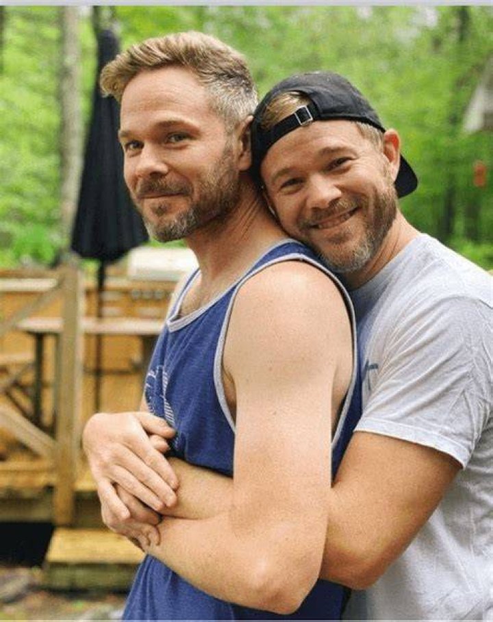 A Comprehensive Guide to the Ashmore Twins: The Rising Stars of Social Media