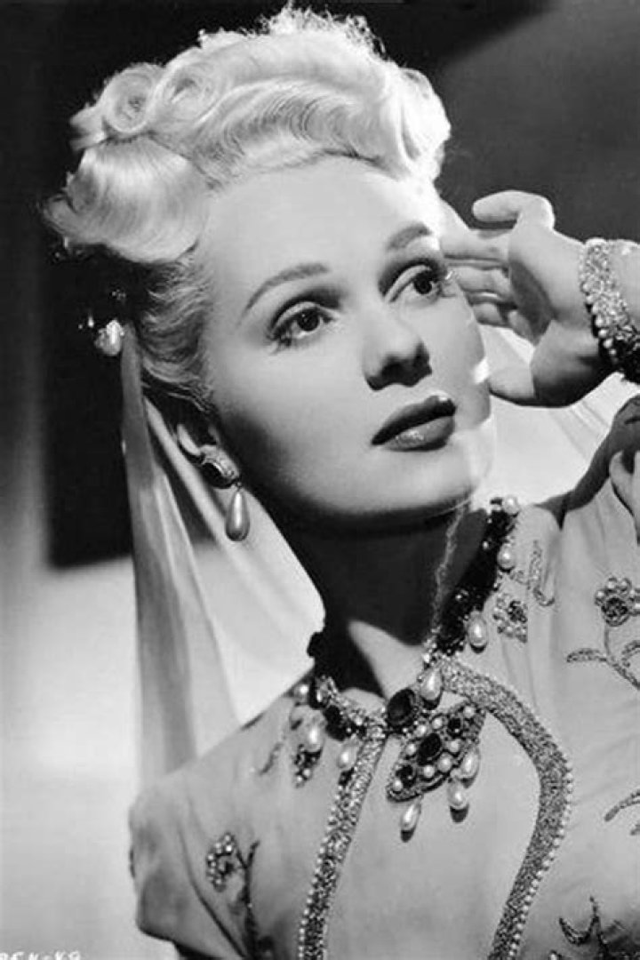 Adele Jergens: The Iconic Actress Who Captivated Hollywood
