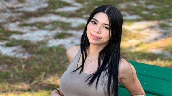 Aishah Sofey: The Rising Star of Social Media Influencers