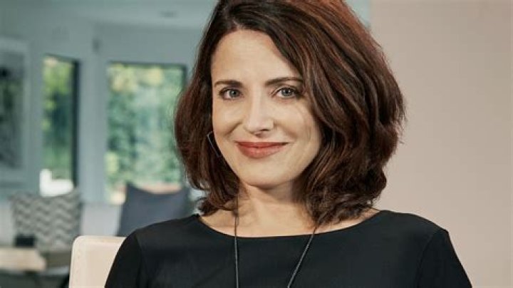 Alanna Ubach Net Worth: Discovering the Wealth of a Versatile Actress