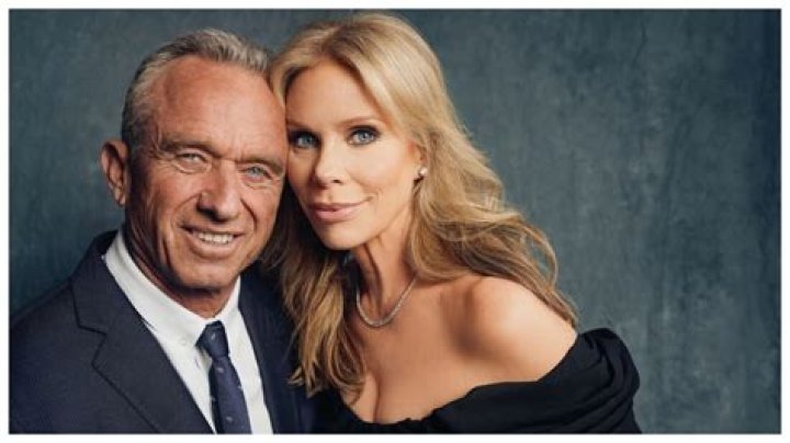 All About Cheryl Hines' Husband: A Deep Dive into Their Relationship