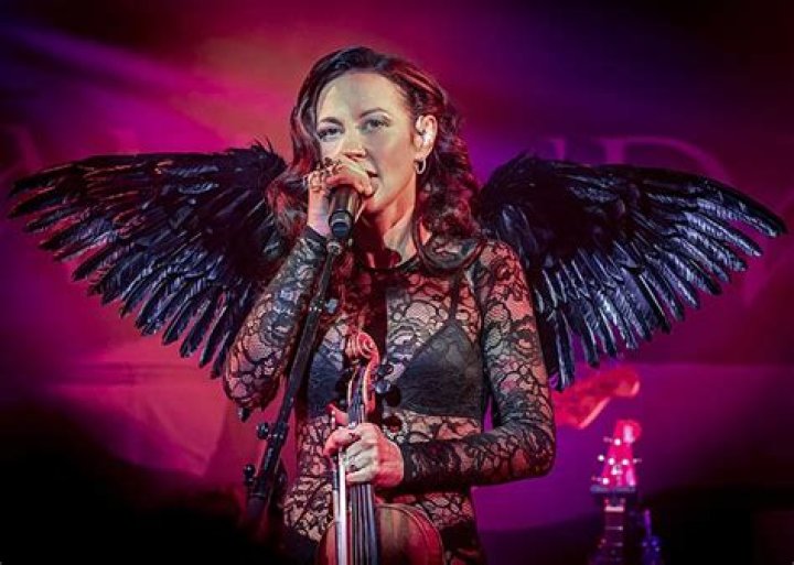 Amanda Shires Net Worth: A Deep Dive into the Life and Wealth of the Talented Musician