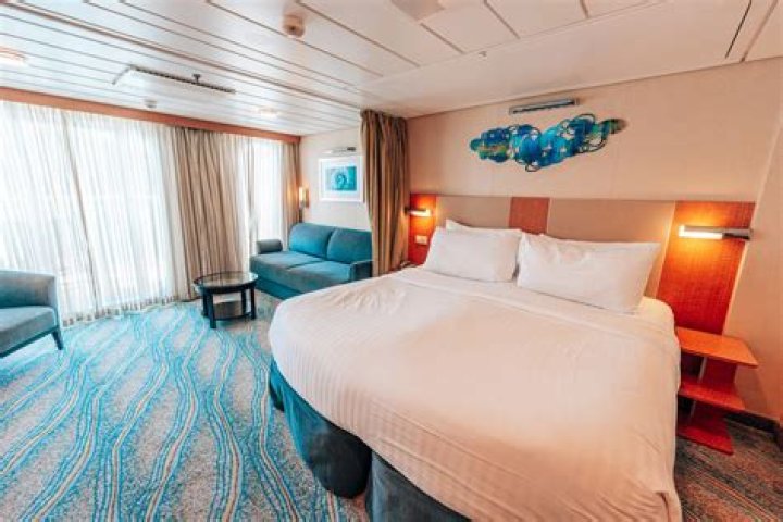 Azul Hermosa: The Allure of Stunning Blue
