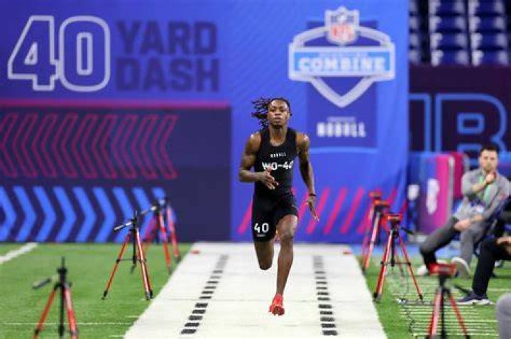 Barry Sanders and the 40-Yard Dash: Unraveling the Speed of a Legend