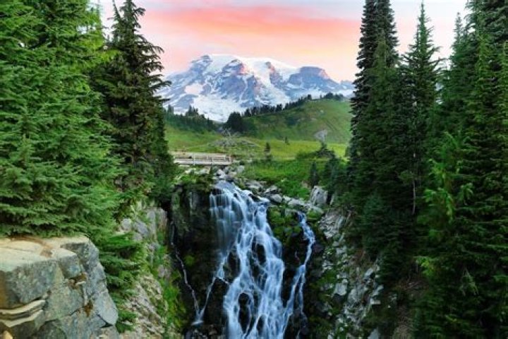 Best Hikes in Seattle: Explore Nature's Beauty