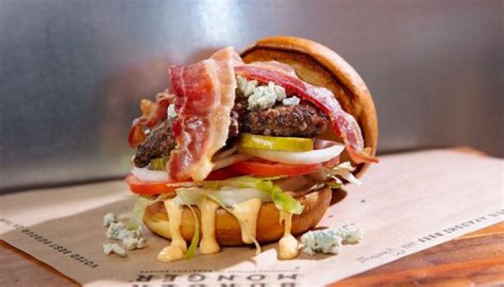 Bite into the Best: A Comprehensive Review of Burger Monger St. Petersburg