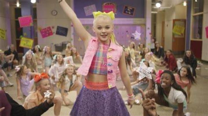 Boomerang JoJo Siwa: The Rise of a Dance Sensation and Her Impact on Pop Culture