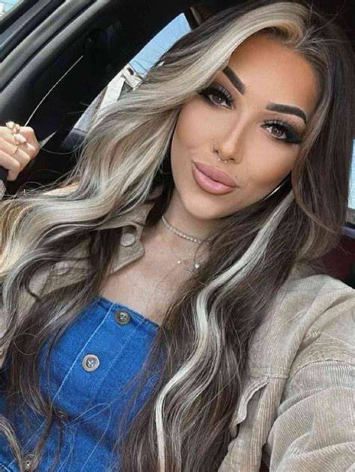 Brown Underneath Blonde: The Trend That’s Taking Over Hair Fashion