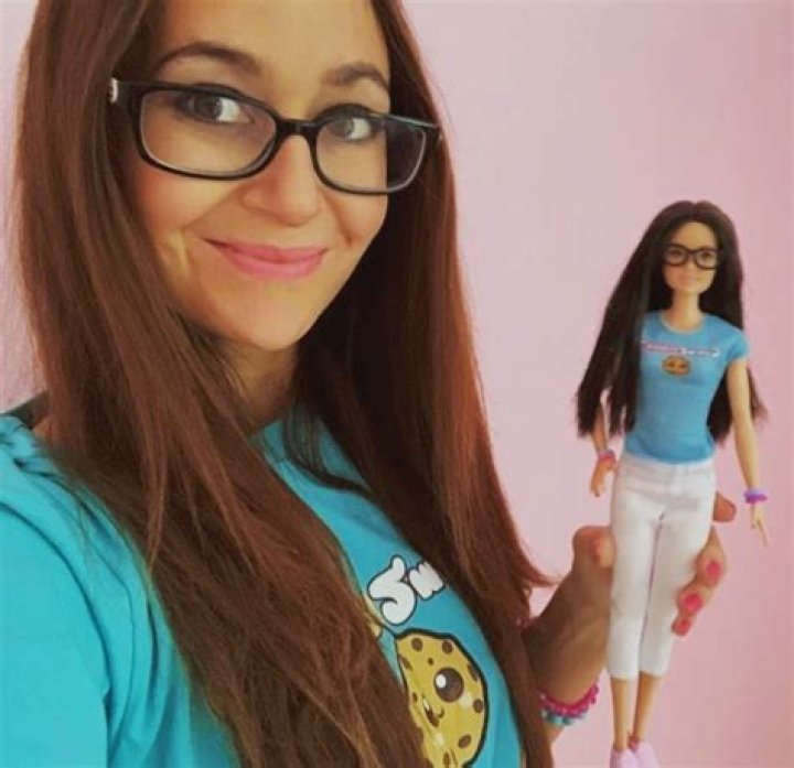 Candace Cookie Swirl C Last Name: A Deep Dive into Her Life and Career