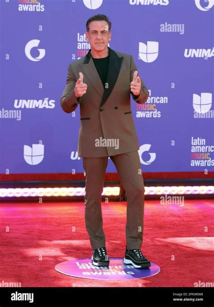 Carlos Ponce Height: Everything You Need to Know