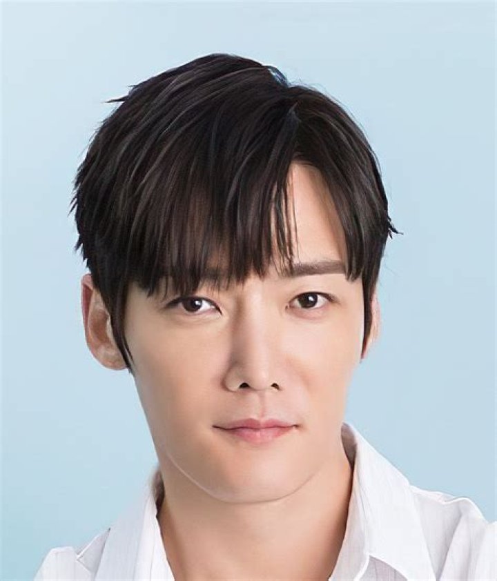 Choi Jin-hyuk: A Prominent South Korean Actor
