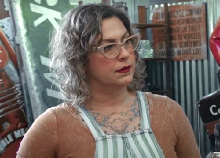 Danielle on American Pickers: The Burlesque Journey