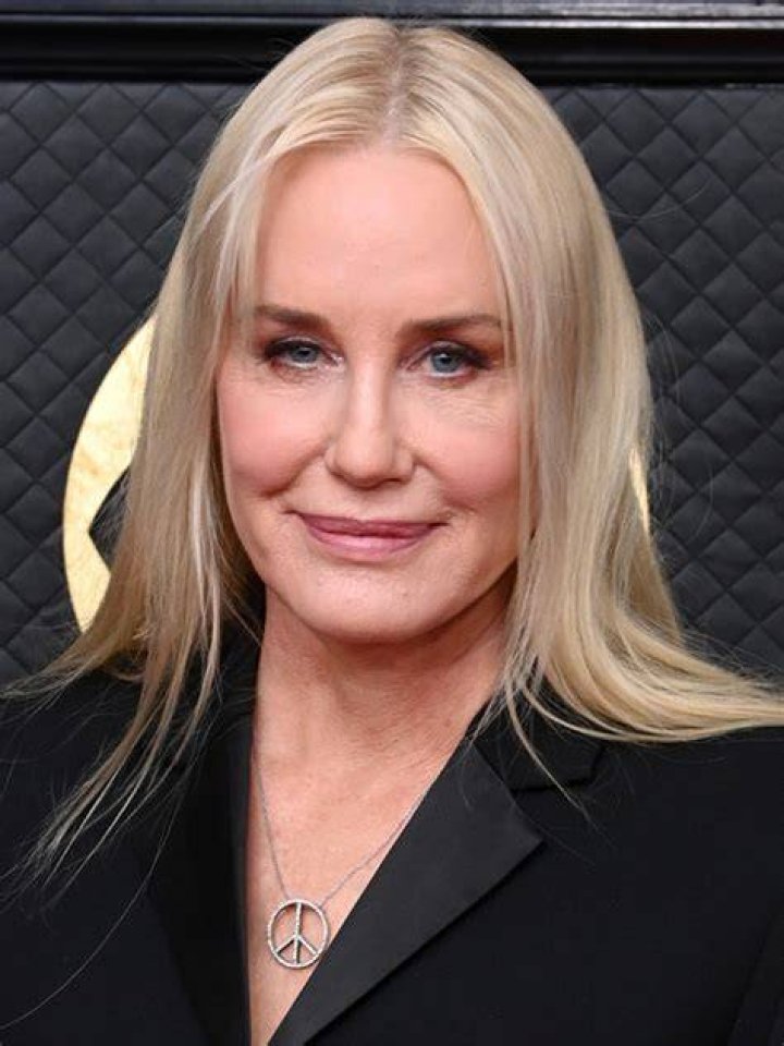Daryl Hannah Naked: A Deep Dive into the Life and Career of a Hollywood Icon
