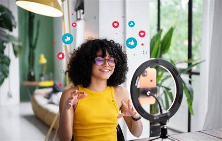 Diana Lovehoy: The Rising Star of Social Media and Influencer Culture