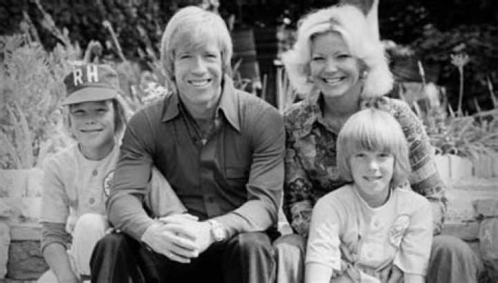 Dianne Holechek Grandchildren: An Insightful Exploration into Their Lives