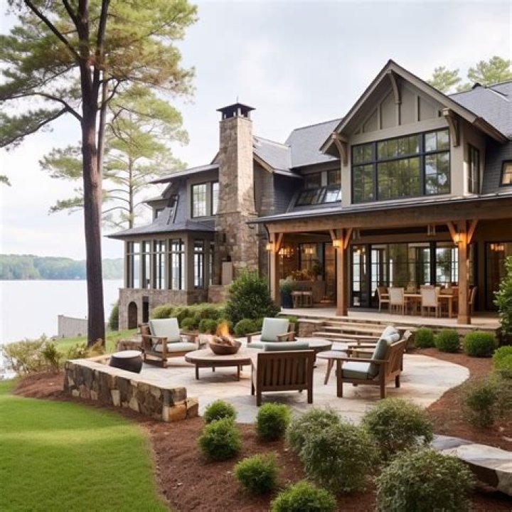 Discover the Charm of Lake House Lake Villa: A Perfect Retreat