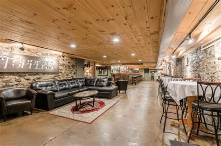 Discover the Charm of Naples Hotel in Naples, NY