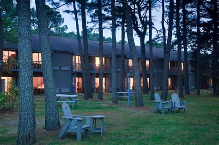 Discover the Charm of Refuge Inn Chincoteague Virginia