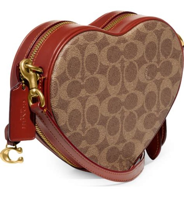 Discover the Charm of the Coach Heart Crossbody: A Perfect Blend of Style and Functionality