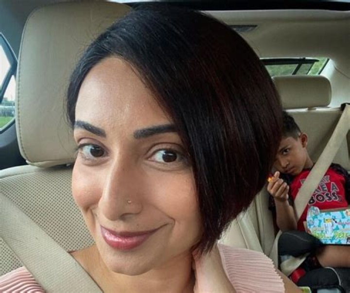 Discover the Husband of Prominent Pakistani Singer Nayyera Haq