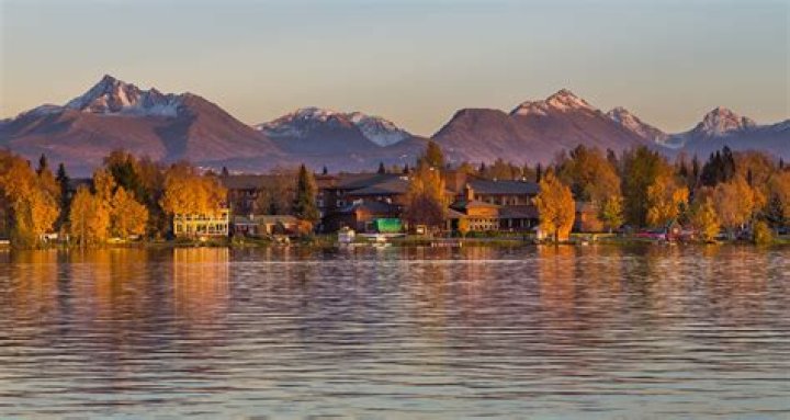 Discover the Serenity: Lakefront Hotel Anchorage