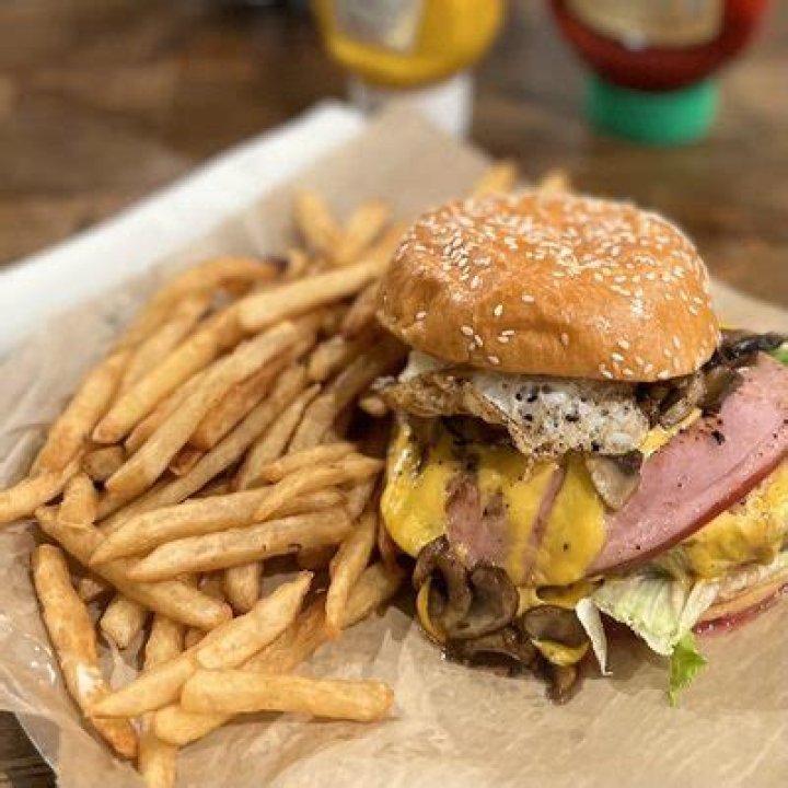 Discovering Googs Holland MI: A Hidden Gem for Food Lovers