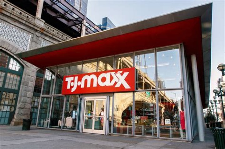 Discovering Rachel Zoe's Pants Collection at T.J. Maxx: A Fashionista's Dream