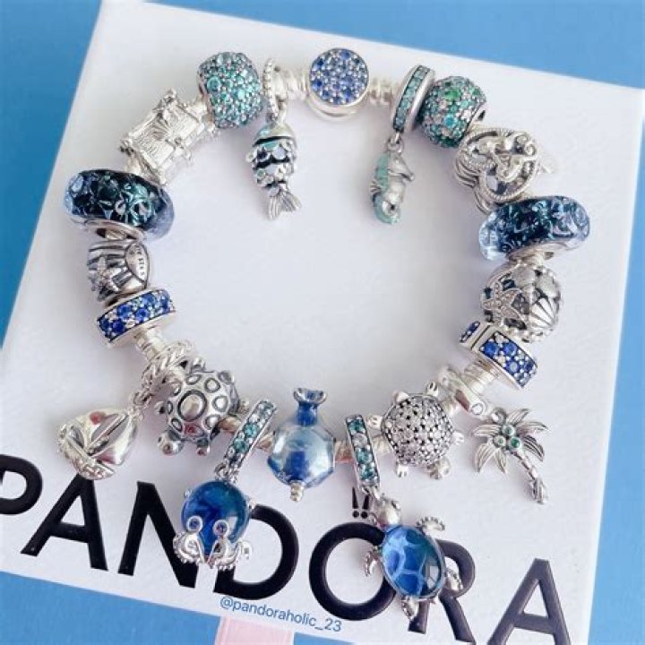 Discovering the Allure of Pulsera Pandora: A Timeless Accessory