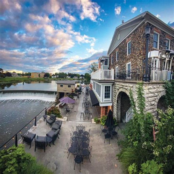 Discovering the Charm of Farmers Creekside Tavern & Inn