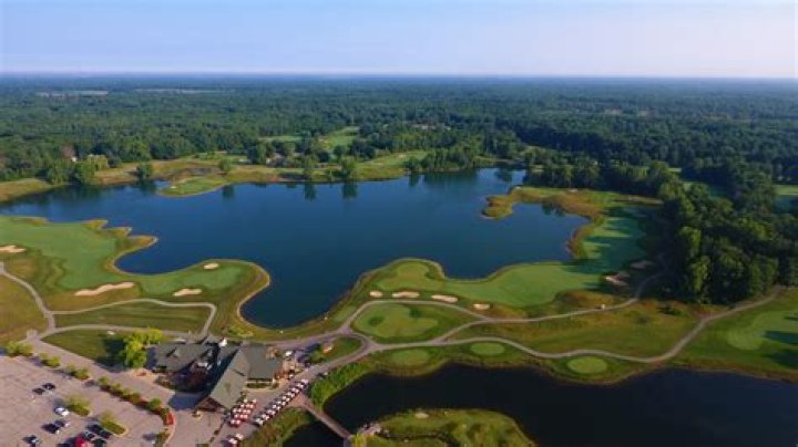 Discovering the Charm of Maple Hill Golf