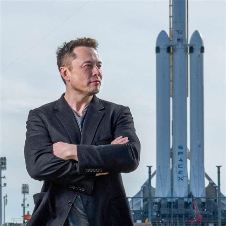 Discovering the Height of a Visionary: How Tall is Elon Musk?