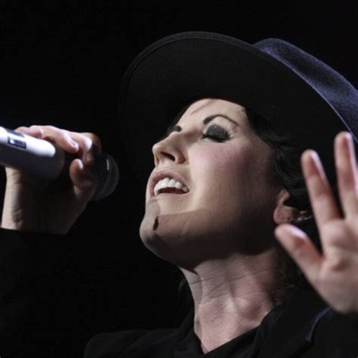 Dolores O'Riordan: The Life and Music of a Legendary Voice
