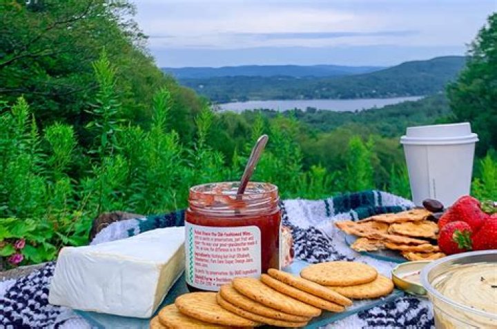 Dotties Pittsfield: A Culinary Gem in the Berkshires