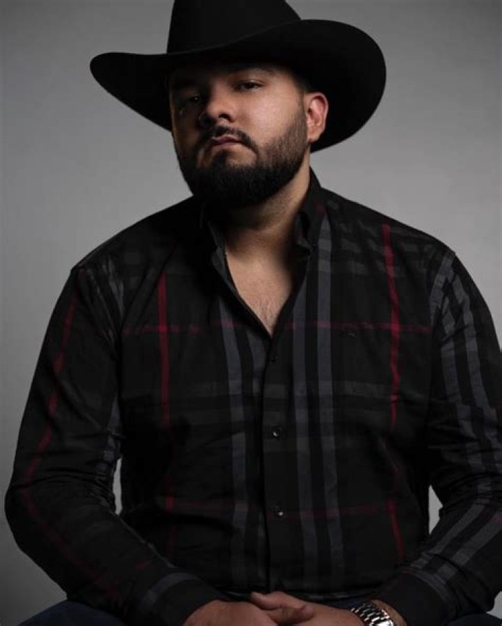 El Frizian Cantante: The Rising Star of Latin Music