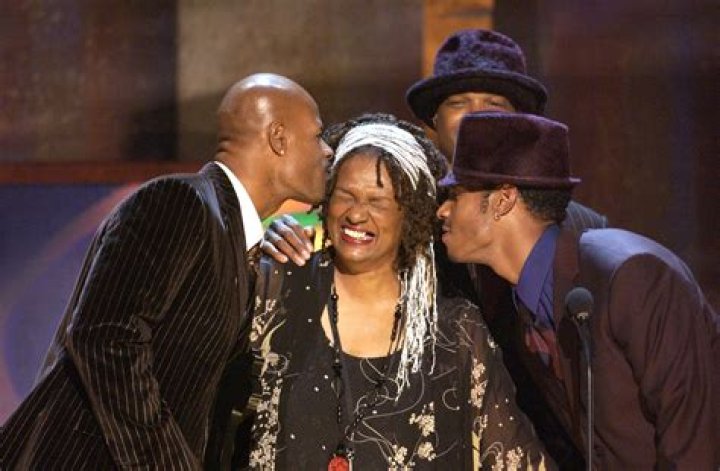 Elvira Wayans: The Journey of a Multi-Talented Artist