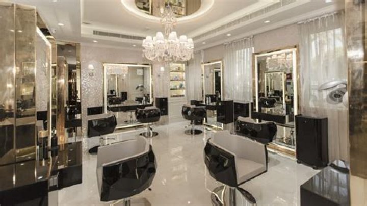Experience True Elegance at Luxury Hair Salons