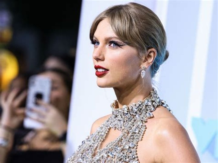 Explore the Phenomenon of Taylor Swift Sightings: A Closer Look