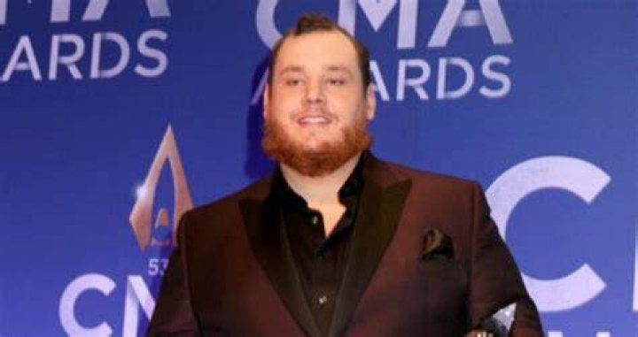 Exploring Political Affiliation: Is Luke Combs a Democrat?