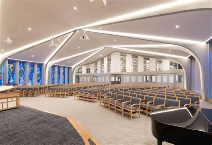 Exploring Temple Shalom in Newton, Massachusetts