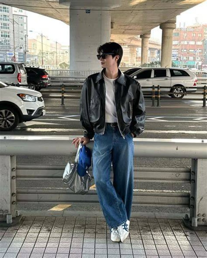 Exploring the Jacket Aesthetic Guy: Style, Trends, and Inspiration