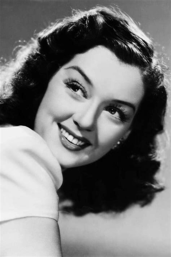 Exploring the Life and Legacy of Rosalind Russell: A Hollywood Icon