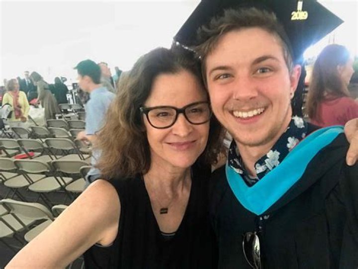 Exploring the Life of Ally Sheedy's Son: A Glimpse into Their Relationship