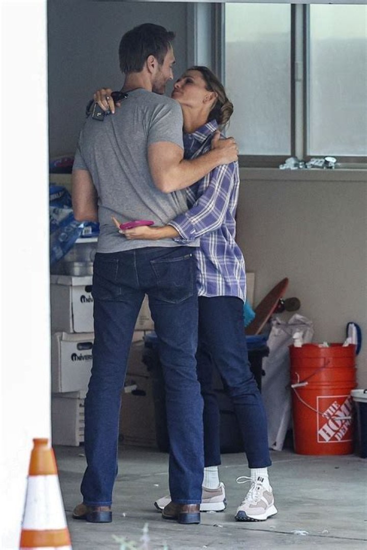 Exploring the Love Life of Jennifer Garner: Who Is Jennifer Garner Dating?