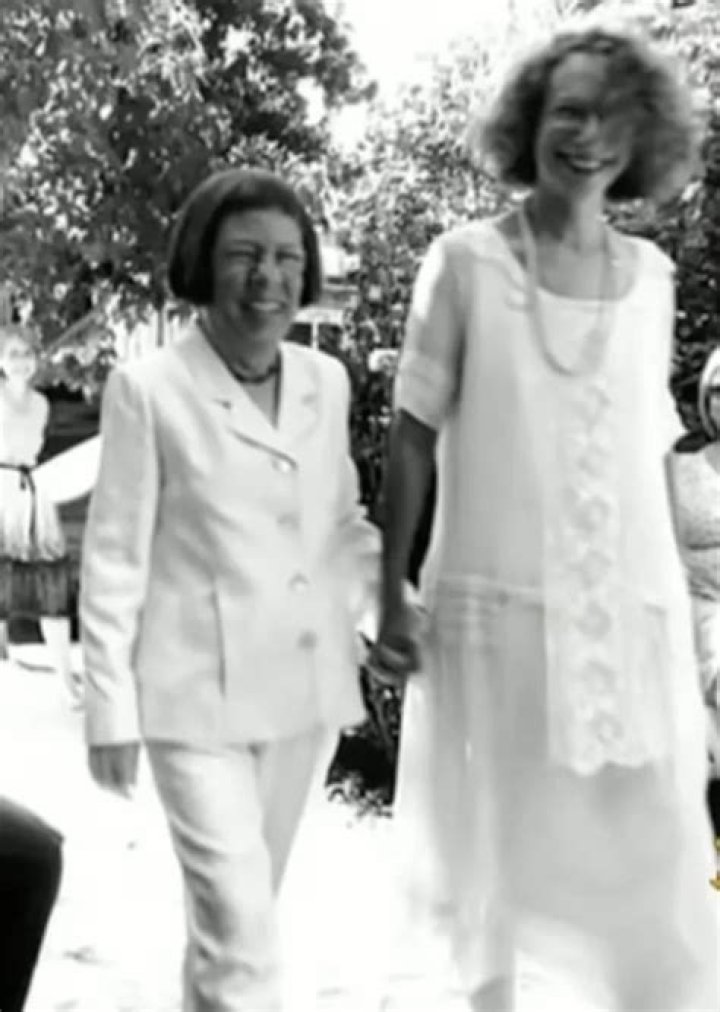 Exploring the Net Worth of Linda Hunt: A Deep Dive into the Life and Career of a Hollywood Icon
