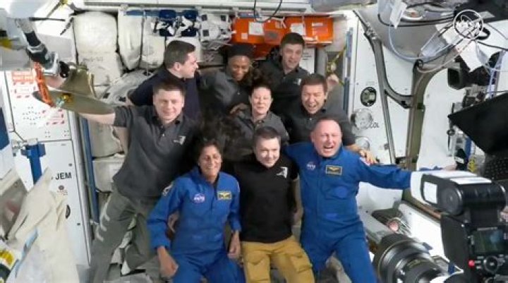 Exploring the Phenomenon of People Stuck in Space: Challenges and Triumphs