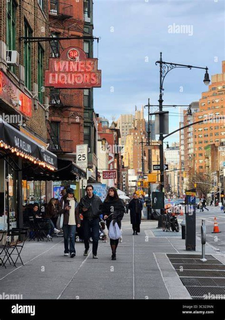 Exploring the Vibrant Life of 7th Avenue