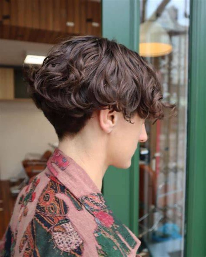 Fluffy Non-Binary Haircuts: A Comprehensive Guide
