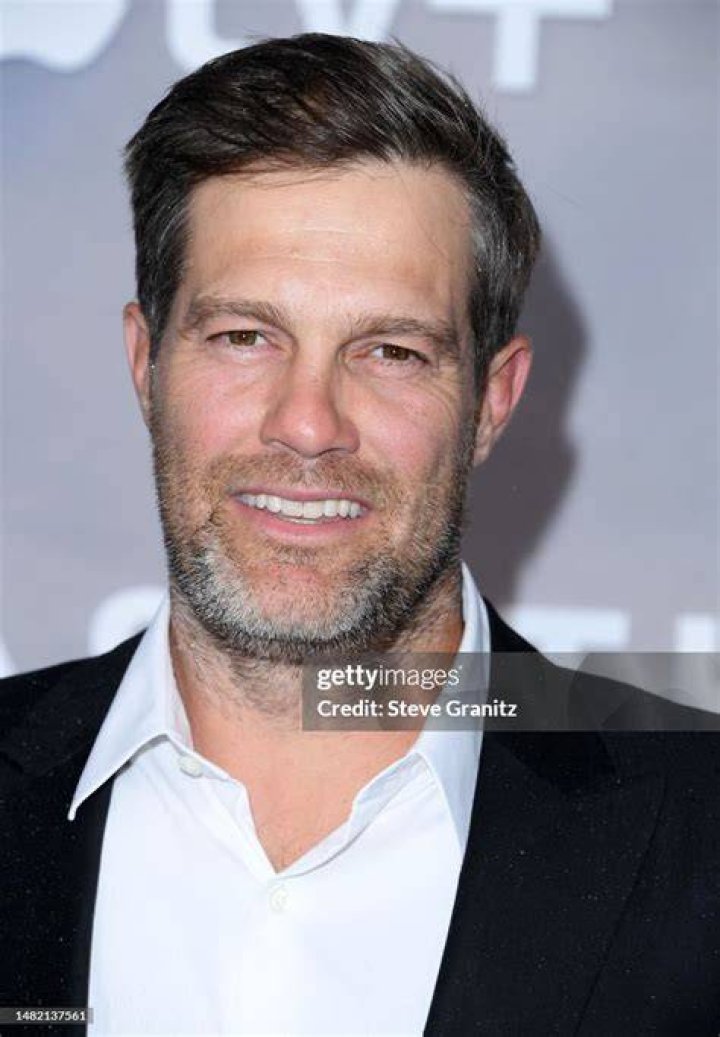 Geof Stults: The Versatile Actor and Producer