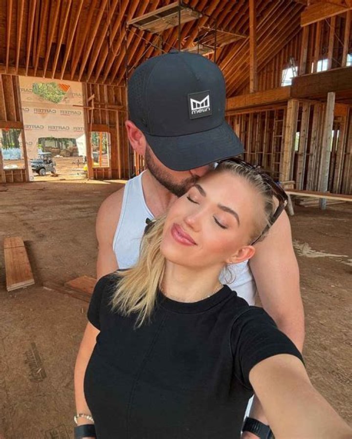 Gracie Hunt's Husband: A Search for Love and Legacy
