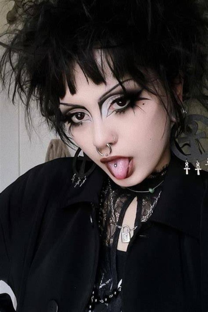 Hairstyles for Goths: Embrace Your Dark Aesthetic
